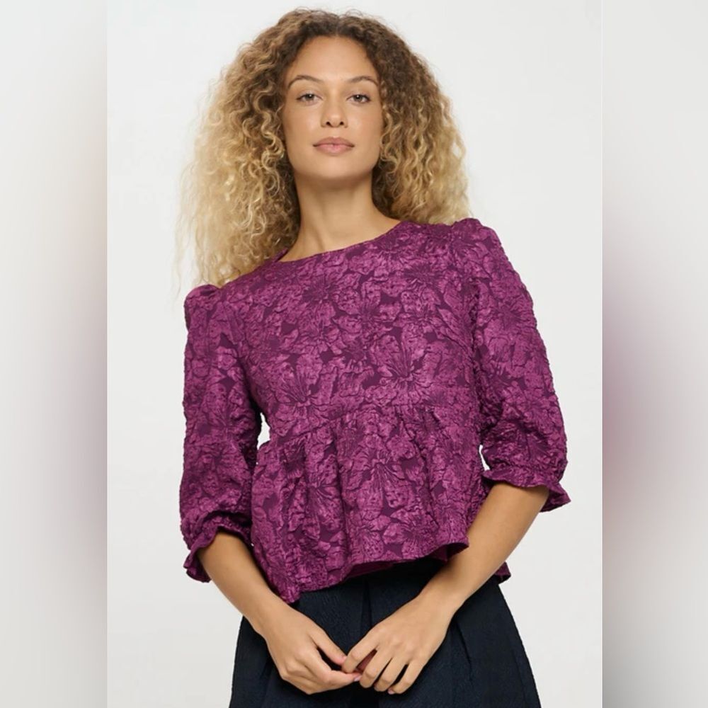 🎉5 for $45🎉 Meet me in Santorini top blouse shirt size S